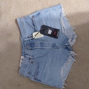 Levi 501 shorts size 8